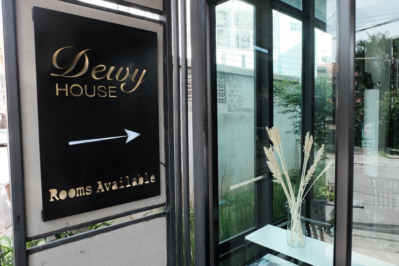 Dewyhouse Hostel Chiang Mai Exterior photo